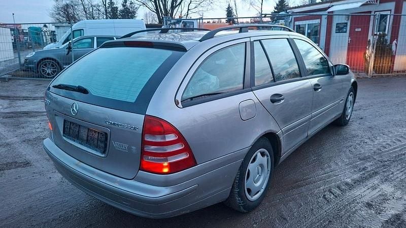 Gebraucht Mercedes C180 143 PS (105 kW) 2004 Silber Limousine