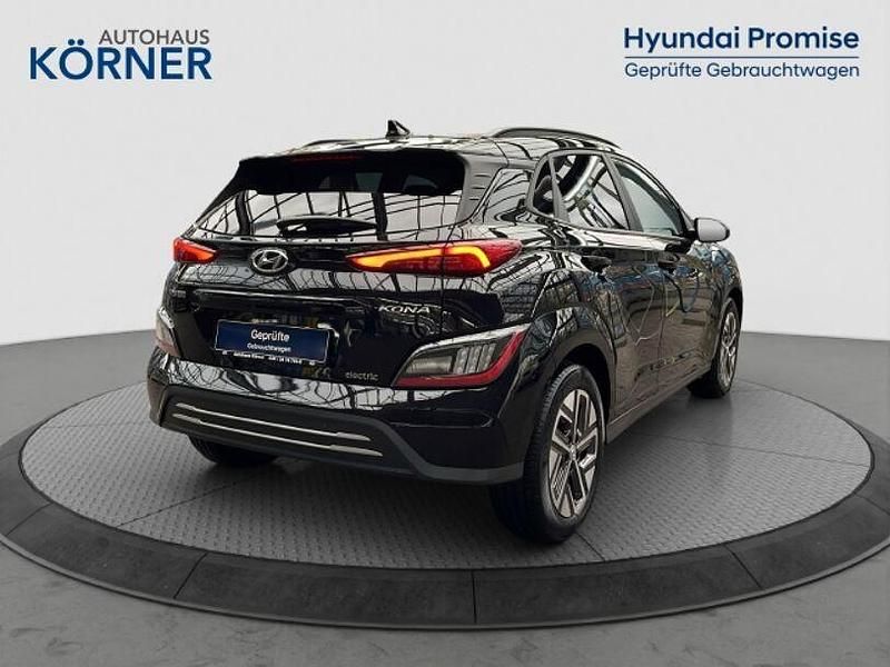 Gebraucht Hyundai Kona Trend 100 kW (136 PS) 2022 Schwarz SUV