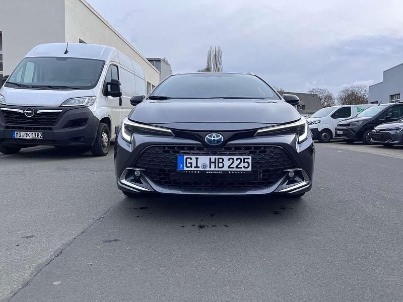 Neu Toyota Corolla 178 PS (130 kW) 2026 Marlingrau metallic Kombi