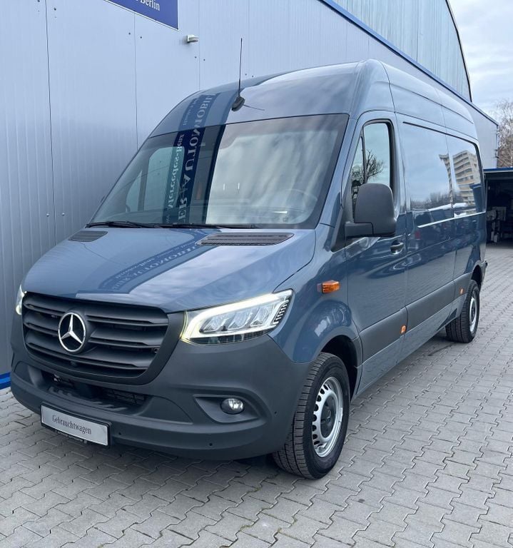 Grau metallic Gebraucht 2024 Mercedes Sprinter Van | 46.499 € (Fairer Preis) - Bild 1/4