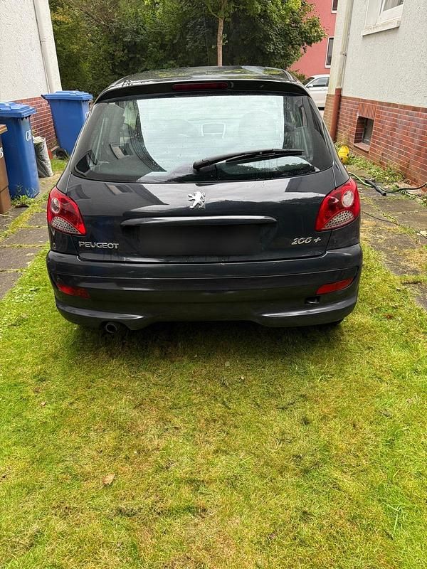 Gebraucht Peugeot 206+ 75 PS (55 kW) 2009 Schwarz Kleinwagen
