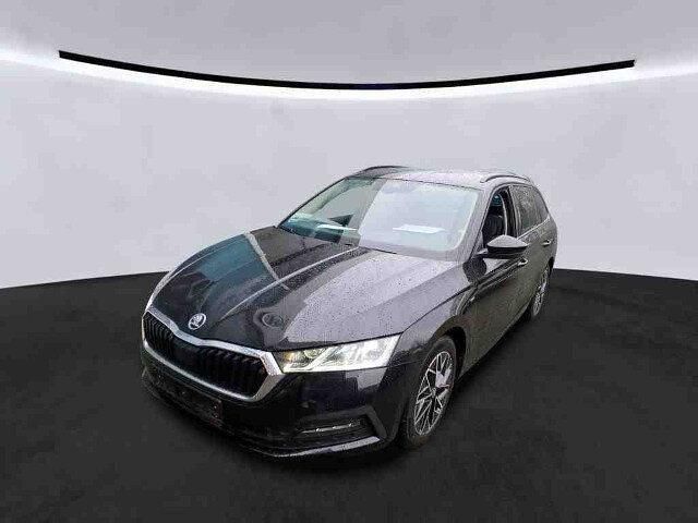 Blackmagic perleffekt (metallic) Gebraucht 2021 Skoda Octavia Clever Limousine | 23.380 € (Fairer Preis) - Bild 1/4