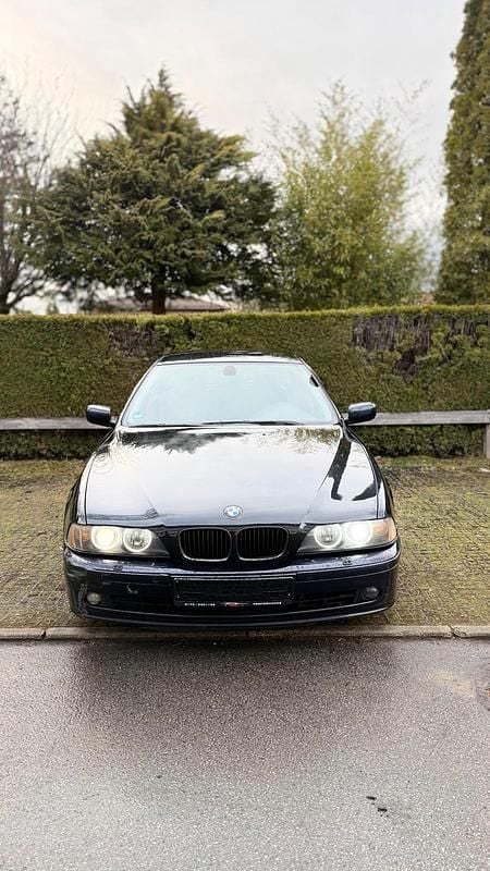 Second-hand BMW 525 190 CP (139 kW) 2003 Albastru Berlinǎ