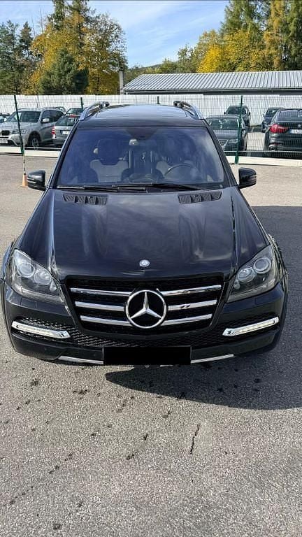 Schwarz Gebraucht 2011 Mercedes GL500 Edition SUV | 22.999 € - Bild 1/4