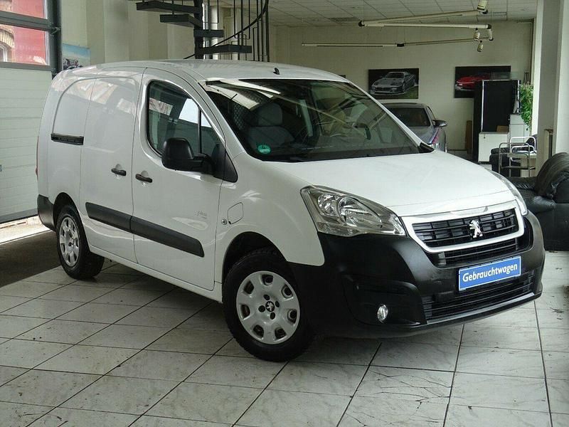 Weiß Gebraucht 2016 Peugeot Partner Van / Kleinbus | 6.990 € (Fairer Preis) - Bild 1/4