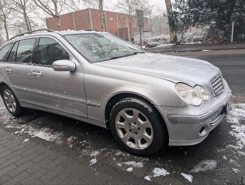 Silber Gebraucht 2007 Mercedes C220 Elegance Kombi | 3.490 € (Superpreis) - Bild 1/4