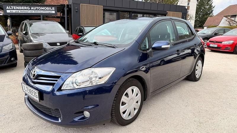 Gebraucht Toyota Auris Edition 90 PS (66 kW) 2011 Blau Kleinwagen