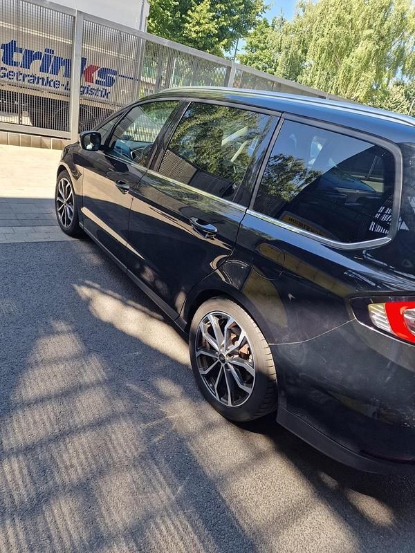 Gebraucht Ford Galaxy Titanium 210 PS (154 kW) 2015 Schwarz Van / Kleinbus