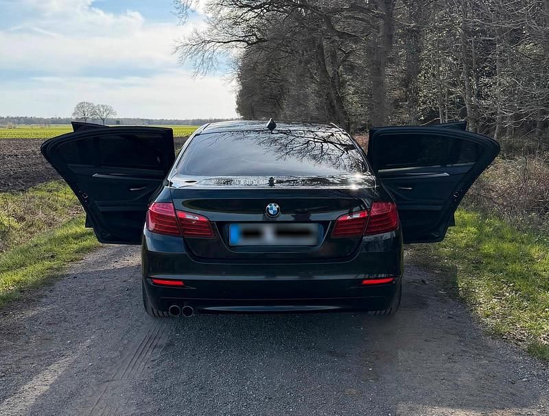 Second-hand BMW 520 190 CP (139 kW) 2015 Negru Berlinǎ