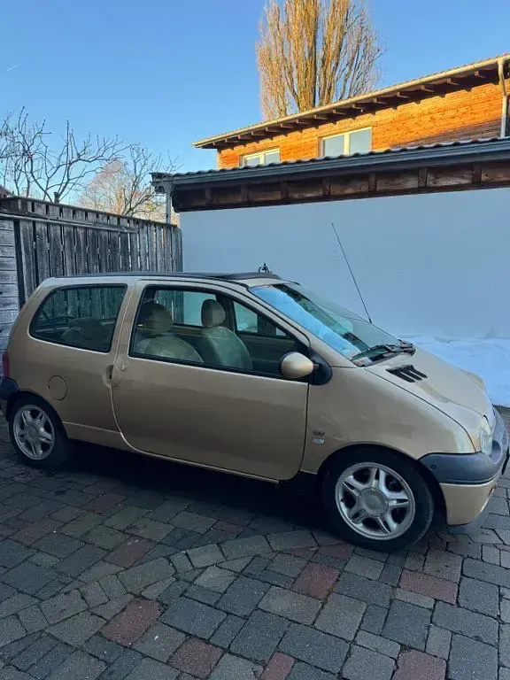 Brugt Renault Twingo 75 HK (55 kW) 2003 Guld Hatchback
