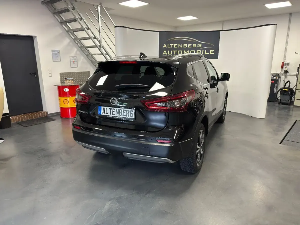 Gebraucht Nissan Qashqai 360º 158 PS (116 kW) 2021 Schwarz SUV