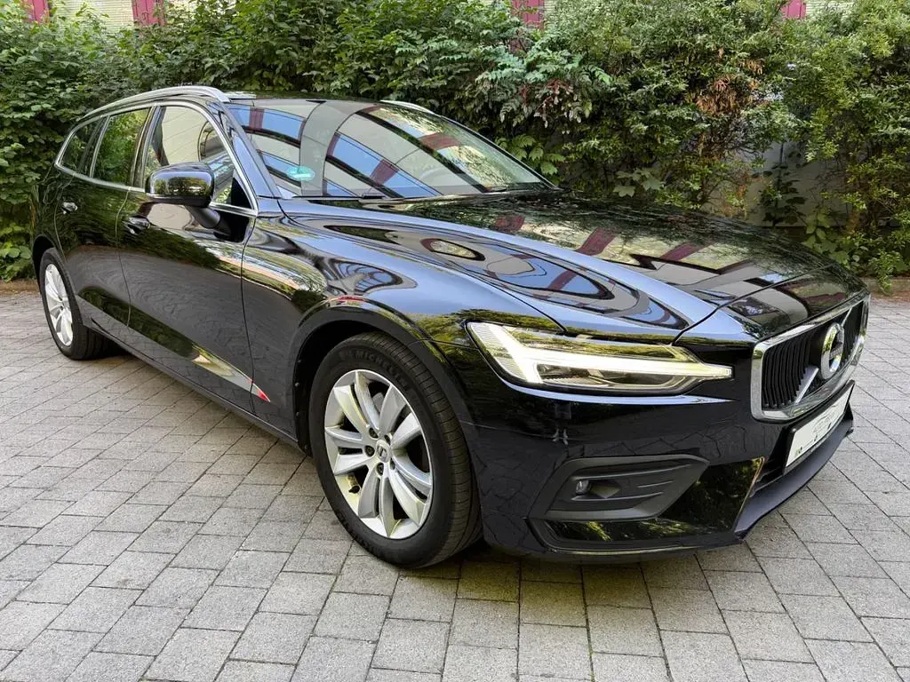 Gebraucht Volvo V60 197 PS (144 kW) 2021 Schwarz Kombi