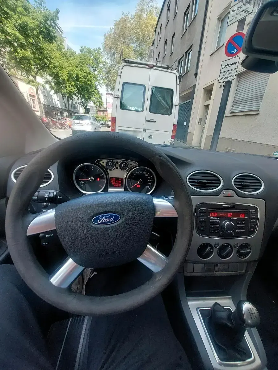 Usata Ford Focus 101 CV (74 kW) 2010 Nero Station wagon