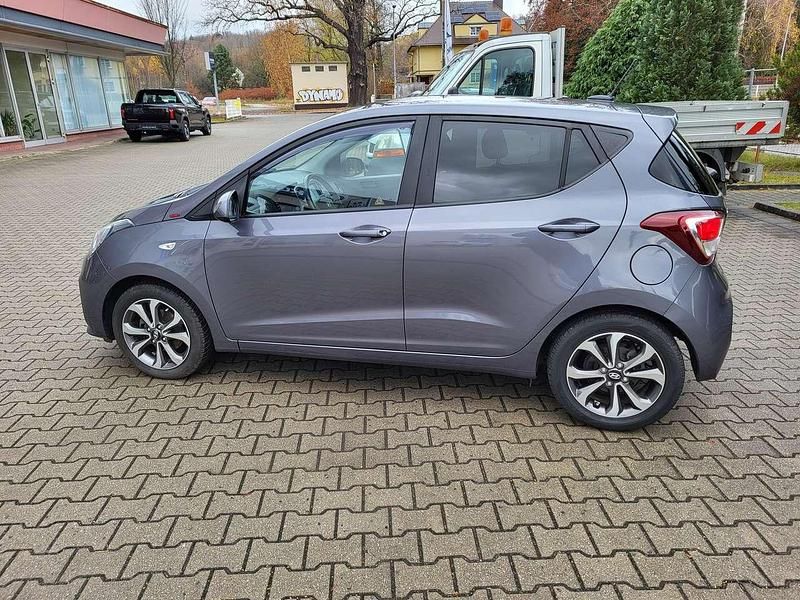 Gebraucht Hyundai i10 YES! 67 PS (49 kW) 2017 Grau Kleinwagen
