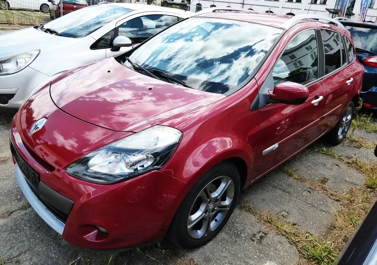 Gebraucht Renault Clio GrandTour Dynamique 101 PS (74 kW) 2009 Dunkelrot Kombi