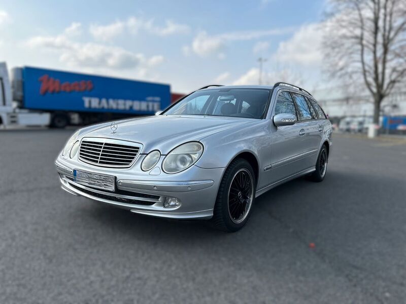Silber Gebraucht 2004 Mercedes E240 Avantgarde Limousine | 6.500 € (Teuer) - Bild 1/4