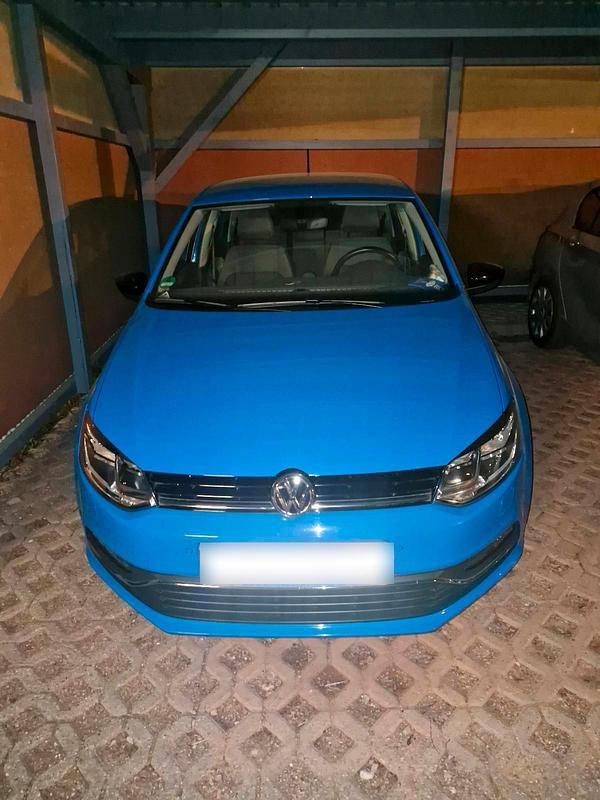 Gebraucht VW Polo 60 PS (44 kW) 2014 Blau Kleinwagen