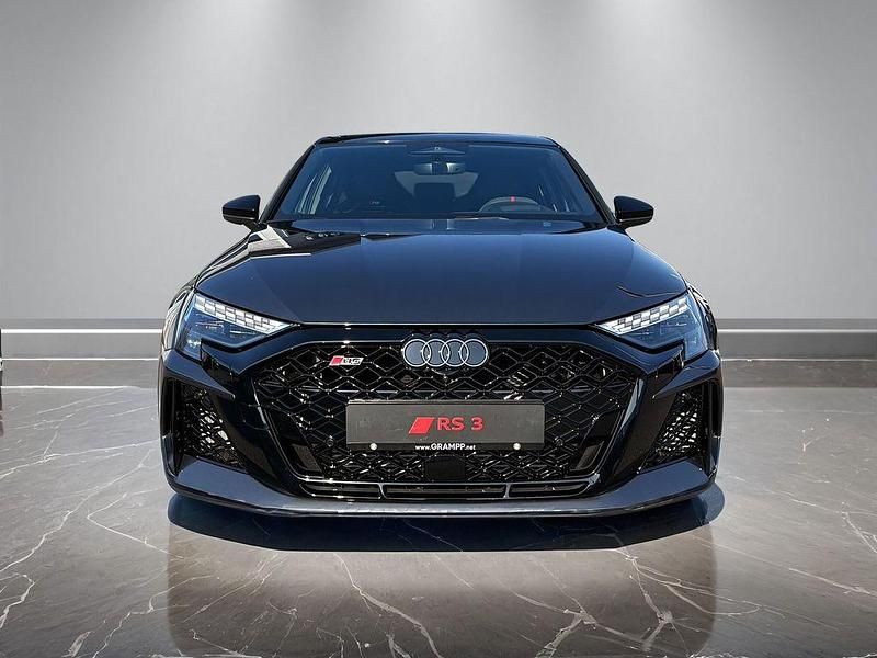 Neu Audi RS3 Ambiente 400 PS (294 kW) 2026 Grau Limousine