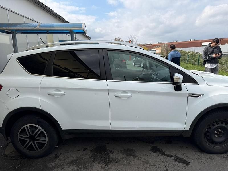 Gebraucht Ford Kuga 160 PS (117 kW) 2012 Weiß SUV