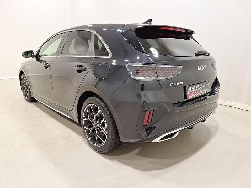 Neu Kia Ceed GT GT-Line 140 PS (102 kW) 2025 Dark penta metal Limousine