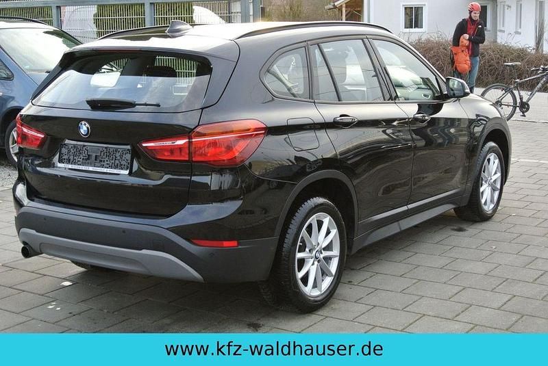 Gebraucht BMW X1 Advantage 136 PS (100 kW) 2016 Schwarz SUV