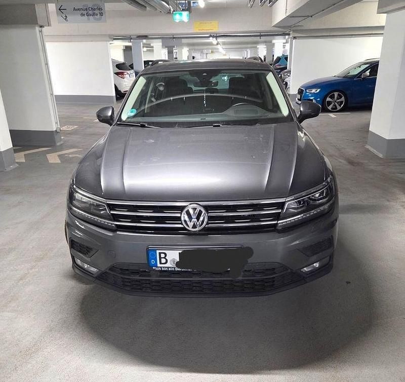 Grau Gebraucht 2020 VW Tiguan Comfortline SUV | 27.999 € (Etwas zu teuer) - Bild 1/4