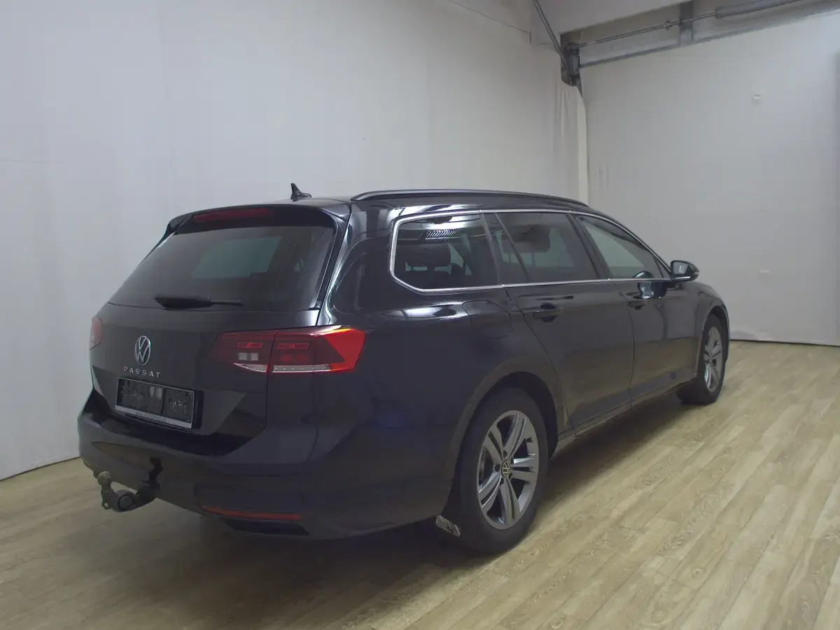 Gebraucht VW Passat Business 150 PS (110 kW) 2023 Schwarz Kombi