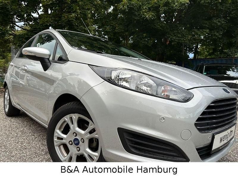 Silber Gebraucht 2014 Ford Fiesta Kleinwagen | 9.990 € (Fairer Preis) - Bild 1/4