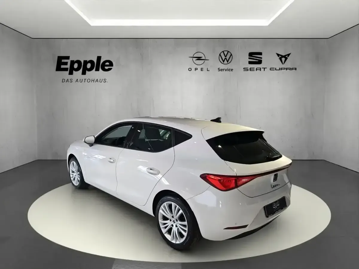 Gebraucht Seat Leon Style 110 PS (80 kW) 2024 Weiss Limousine