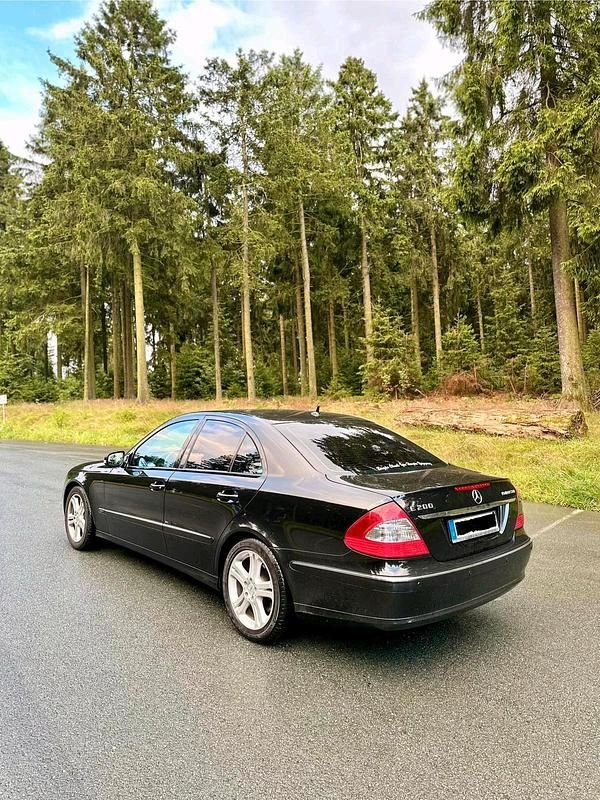 Gebraucht Mercedes E200 Avantgarde 184 PS (135 kW) 2007 Schwarz Limousine