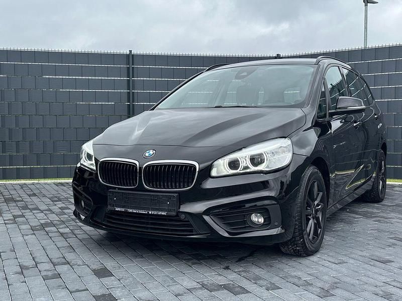 Schwarz Gebraucht 2016 BMW 218 Gran Tourer Advantage Van / Kleinbus | 9.990 € (Fairer Preis) - Bild 1/4