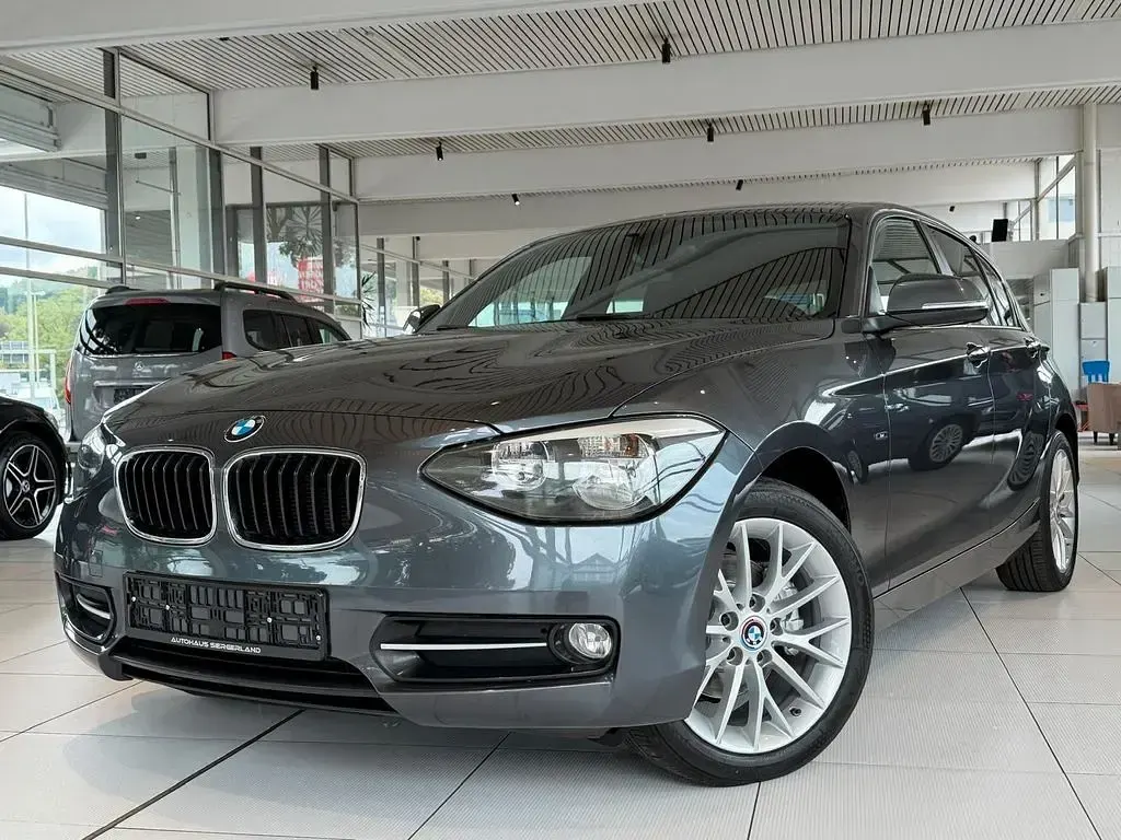 Gebraucht BMW 118 Sport Line 143 PS (105 kW) 2015 Grau Kleinwagen