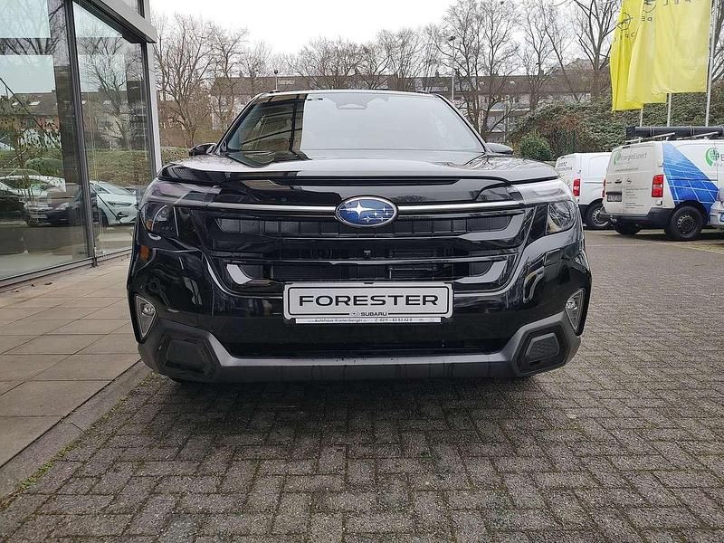 Neu Subaru Forester Platinum 136 PS (100 kW) 2026 Crystal black silica SUV