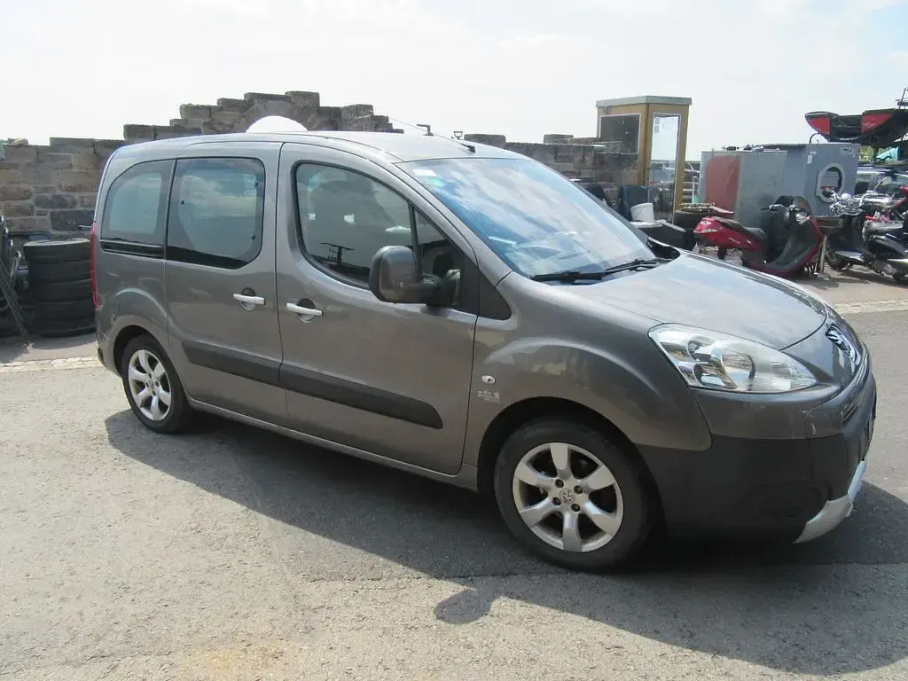 Gebraucht Peugeot Partner Tepee Tendance 109 PS (80 kW) 2008 Grau Van / Kleinbus