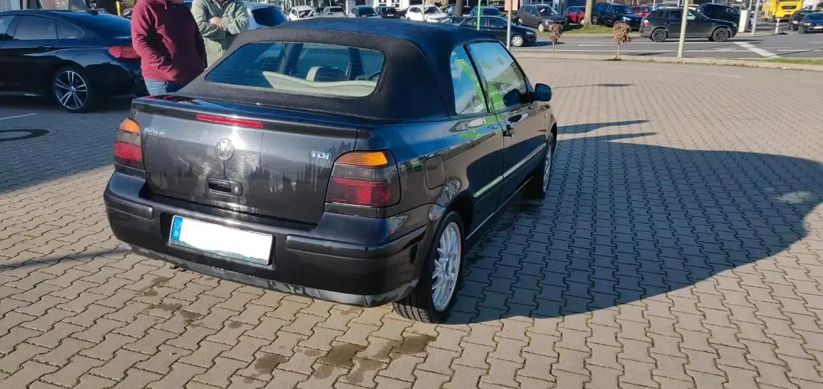 Gebraucht VW Golf 90 PS (66 kW) 2001 Schwarz Cabrio