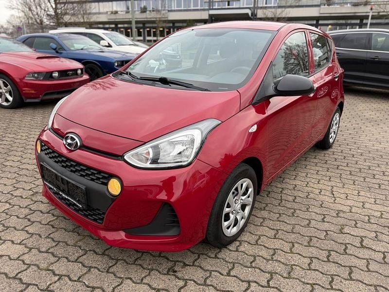 Rot Gebraucht 2018 Hyundai i10 Classic Kleinwagen | 5.299 € (Guter Preis) - Bild 1/4