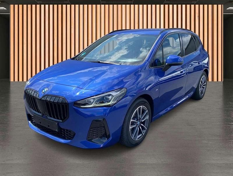 Gebraucht BMW 218 M Sport 136 PS (100 kW) 2023 Portimao blau metallic Van / Kleinbus
