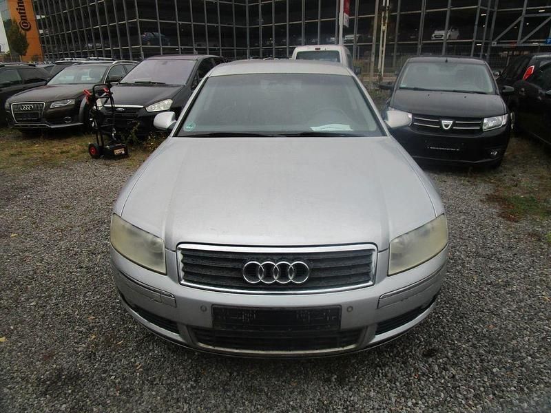 Silber Gebraucht 2004 Audi A8 Sport Limousine | 2.499 € (Superpreis) - Bild 1/4