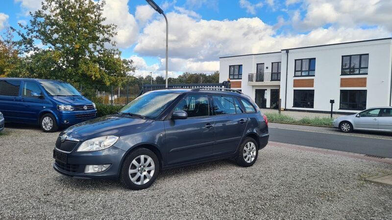 Grau Gebraucht 2010 Skoda Fabia Ambiente Kombi | 2.500 € (Etwas zu teuer) - Bild 1/4
