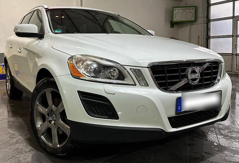 Gebraucht Volvo XC60 Summum 215 PS (158 kW) 2012 Weiß SUV