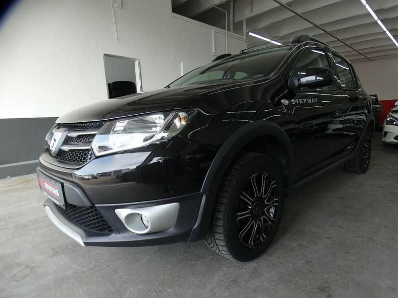 Gebraucht Dacia Sandero Prestige 90 PS (66 kW) 2013 Schwarz Limousine