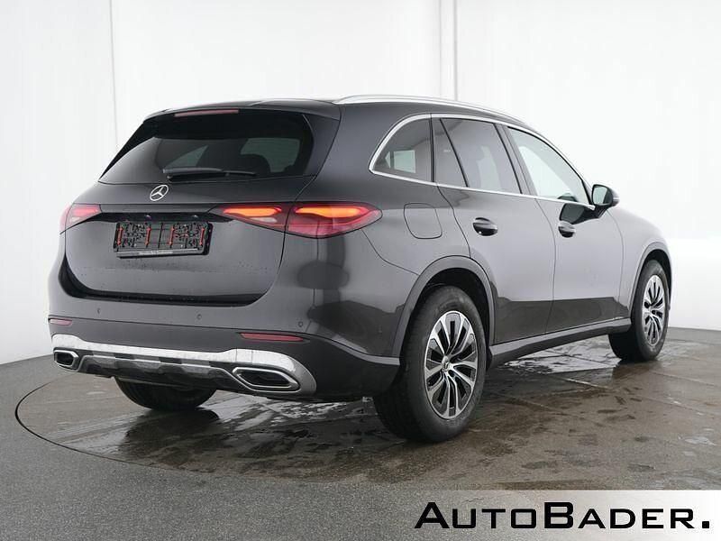 Gebraucht Mercedes GLC220 Avantgarde 197 PS (144 kW) 2024 831 lack graphitgrau (metallic) SUV