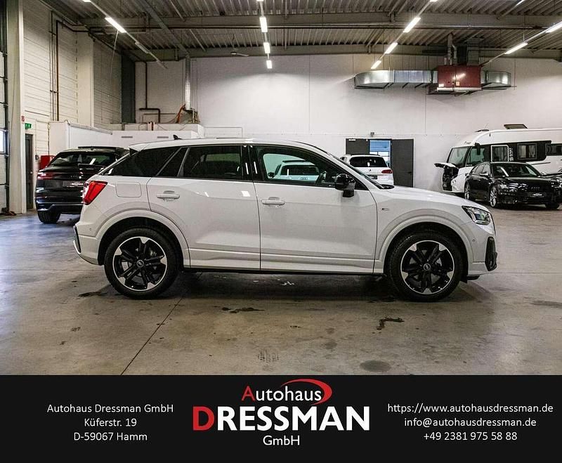 Gebraucht Audi Q2 S-Line 150 PS (110 kW) 2025 Gletscherweiß metallic SUV