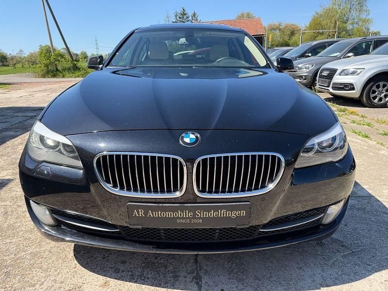 Second-hand BMW 520 184 CP (135 kW) 2011 Negru Berlinǎ