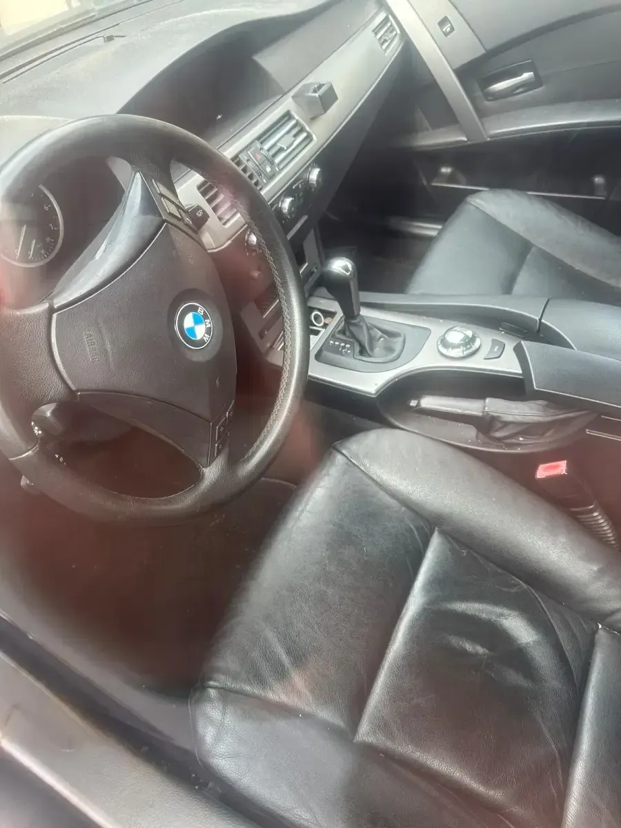 Gebraucht BMW 523 177 PS (130 kW) 2005 Schwarz Limousine