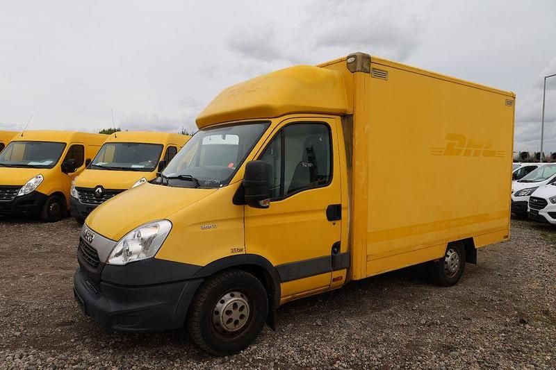 Gelb Gebraucht 2013 Iveco Daily Van / Kleinbus | 10.472 € (Etwas zu teuer) - Bild 1/4