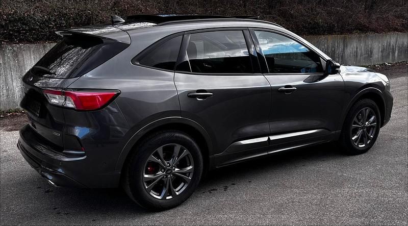 Gebraucht Ford Kuga ST-Line X 152 PS (111 kW) 2022 Grau SUV