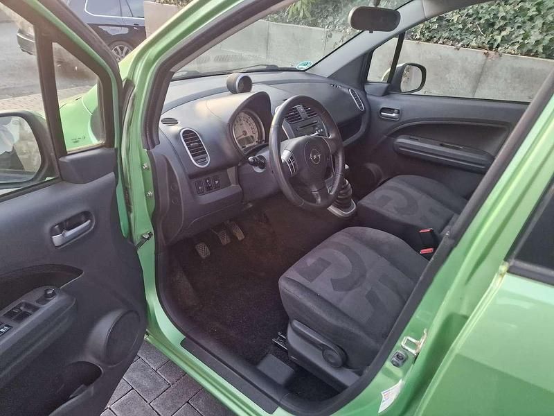 Gebraucht Opel Agila Edition 86 PS (63 kW) 2009 Grün Kleinwagen