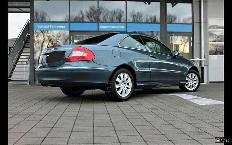 Blau Gebraucht 2005 Mercedes CLK200 Avantgarde Coupé | 6.700 € (Fairer Preis) - Bild 1/4