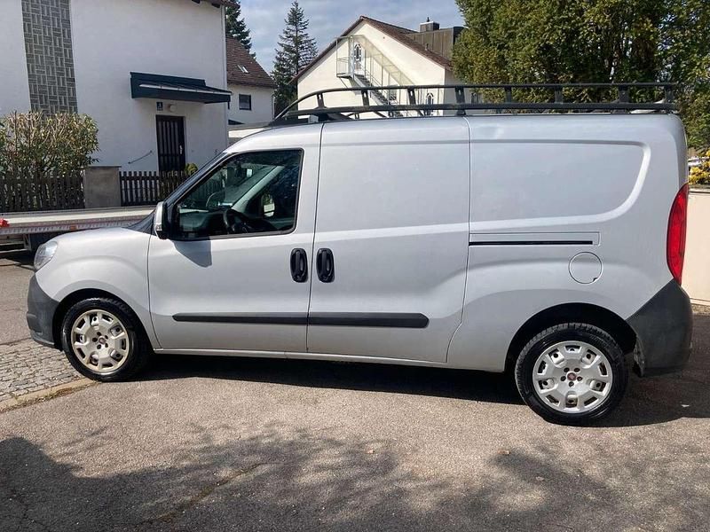 Gebraucht Fiat Doblò 101 PS (74 kW) 2017 Colore esterno (hellgrau) Van / Kleinbus